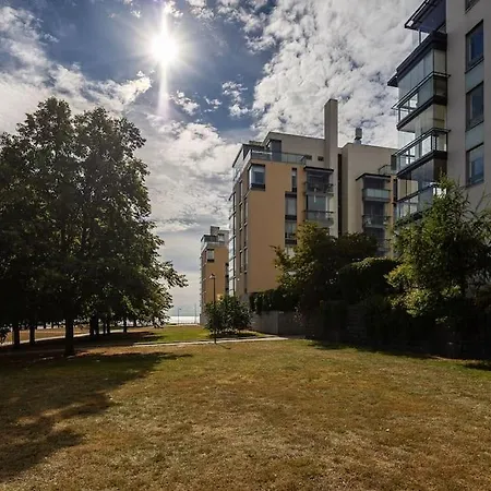 Spacious With Four Terrace, Sauna, Sea View Apartment Helsinki