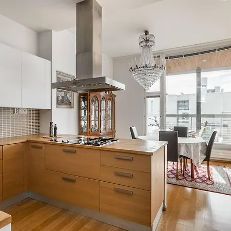 شقة Spacious With Four Terrace, Sauna, Sea View