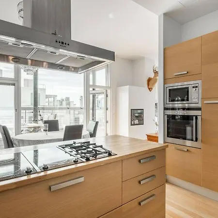 Spacious With Four Terrace, Sauna, Sea View شقة *